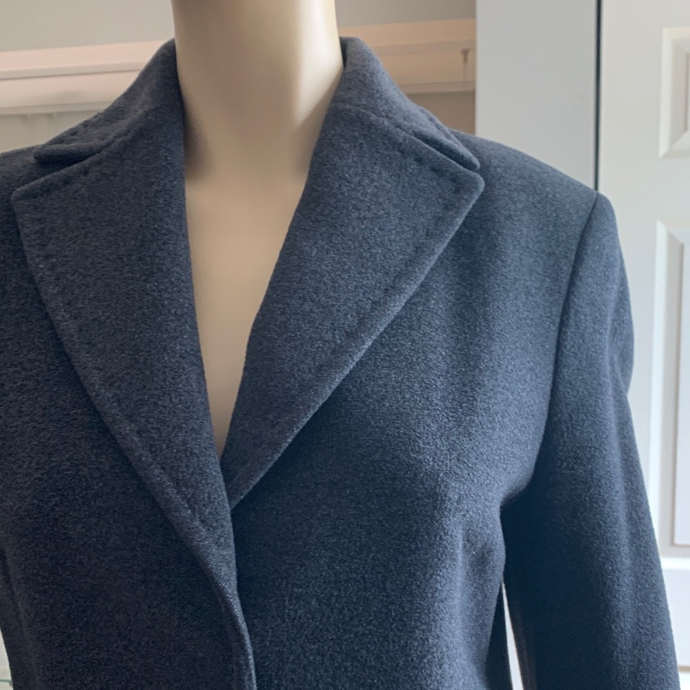 Chic Women's Dark Gray Blazer